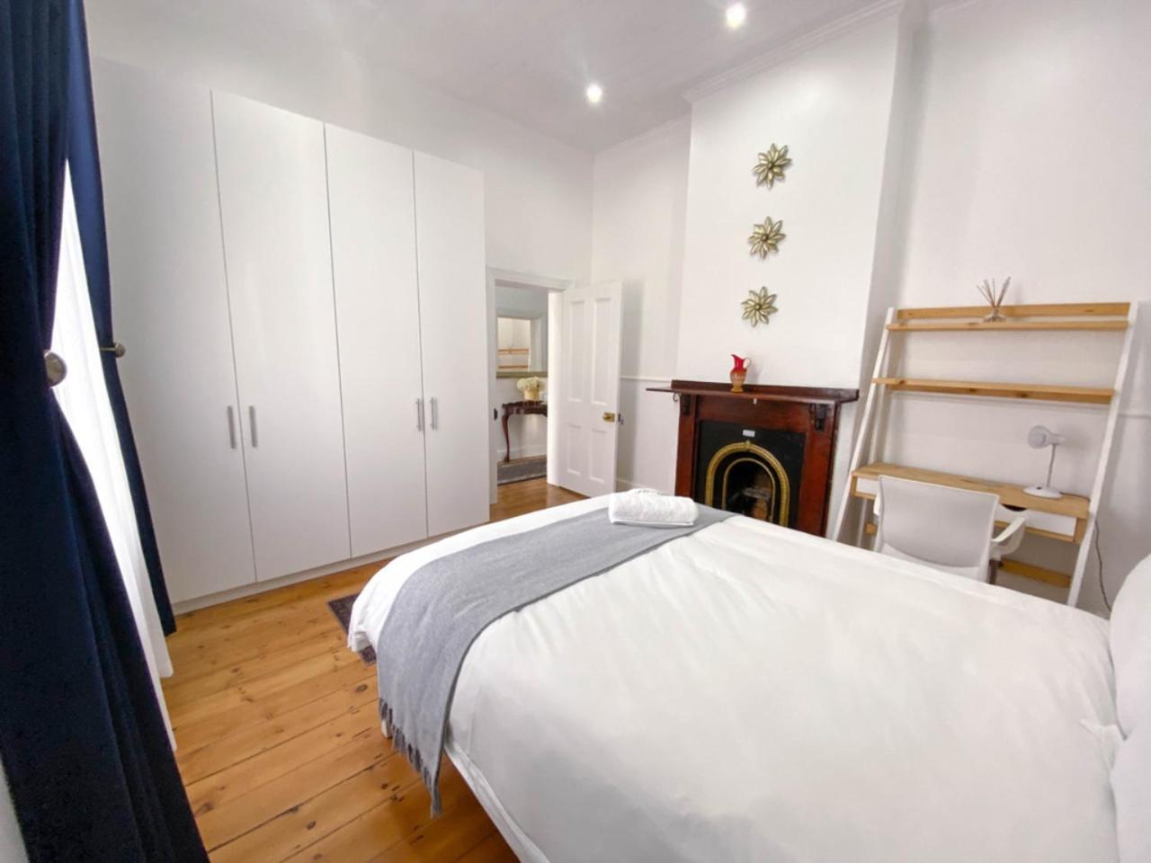 Modern 8 Sleeper In Trendy Observatory