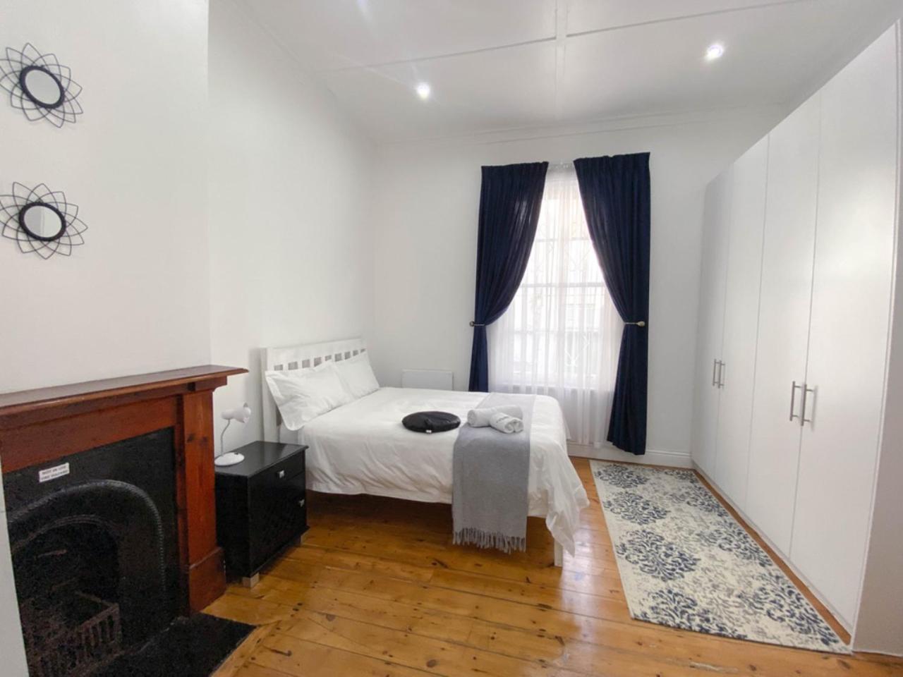 Modern 8 Sleeper In Trendy Observatory Holiday home *